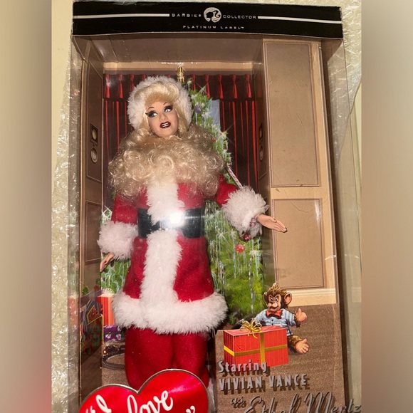 I Love Lucy ETHEL MERTZ SANTA BARBIE DOLL Christmas Show PLATINUM Label (2007) - Picture 3 of 9